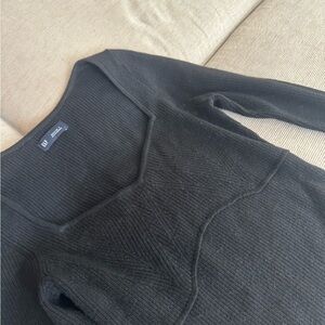GAP Black V-Neck Sweater; like new; size M petite; wool blend